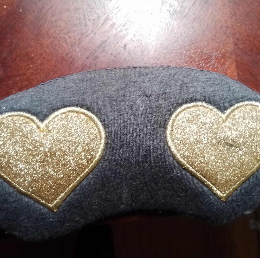 Gold heart sleeping mask
